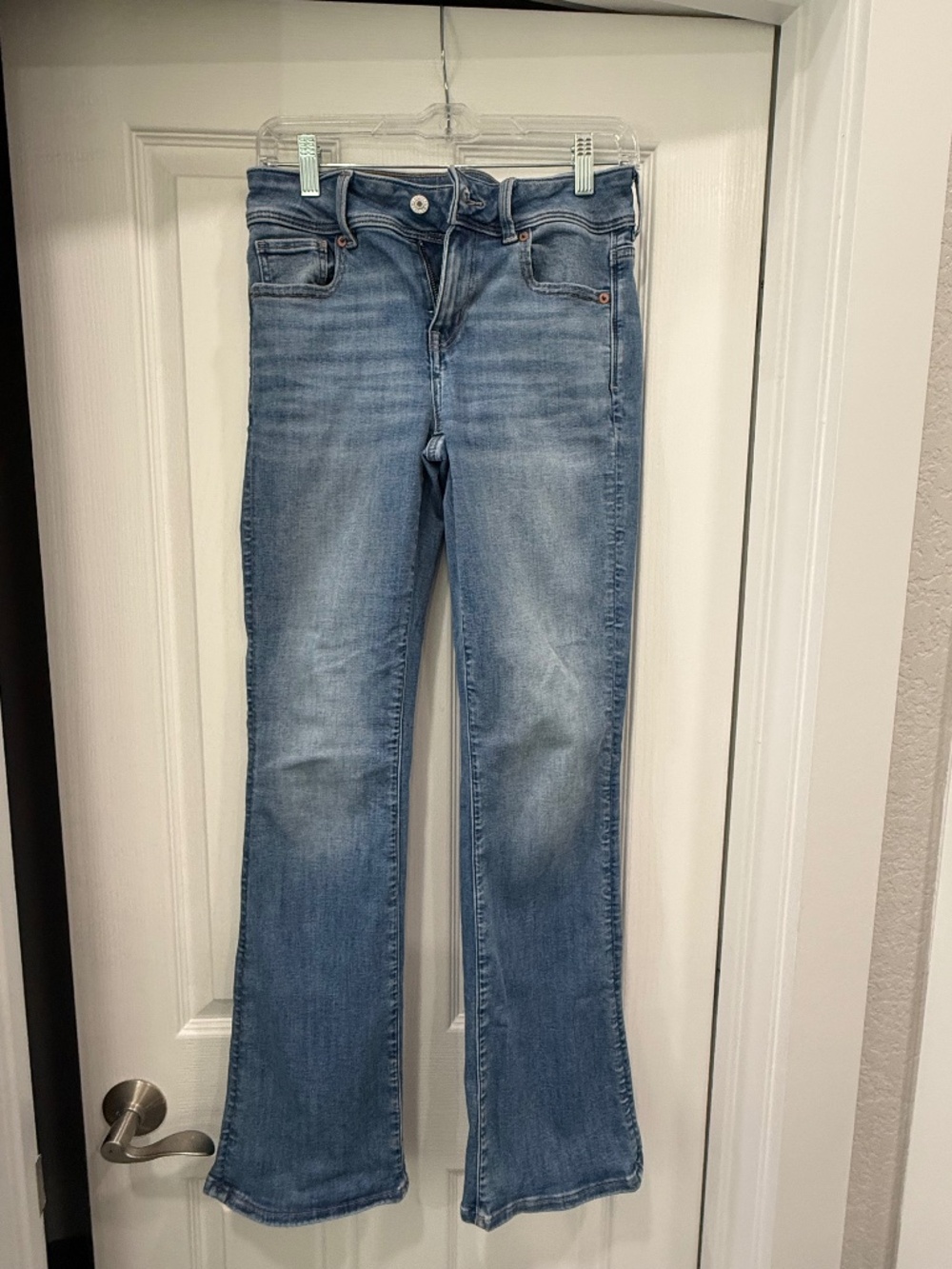 American Eagle Light/Medium Wash Next Level Stretch Bootcut Jeans – Size 4